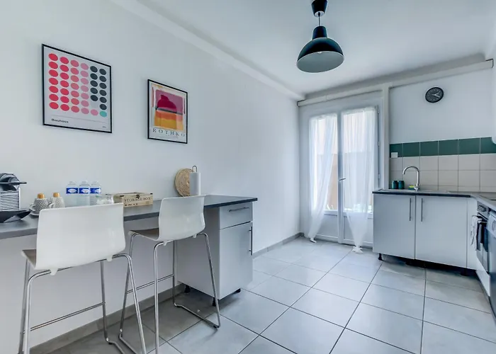 La Maison Bleue 65 M2 , Coeur Des Minimes A アパート